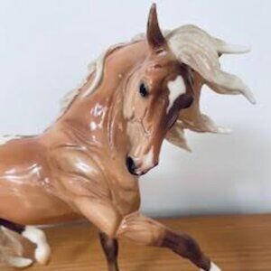 Breyer Horse - Lionheart Limited Edition Glossy 2012 Esprit Dun Palomino